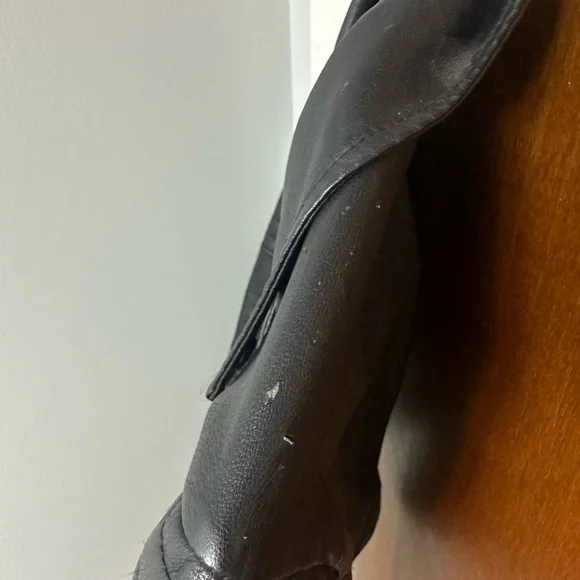 Leather jacket - Picture 3 of 3